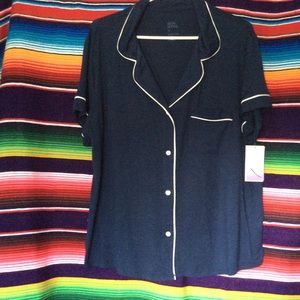 STARS ABOVE WOMEN’S  SHORT SLEEVE PAJAMA TOP COLOR: NAVY.